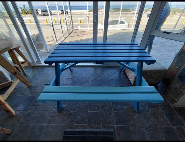 2 BEDROOM APARTMENT FOR SALE IN JEFFREYS BAY CENTRAL
